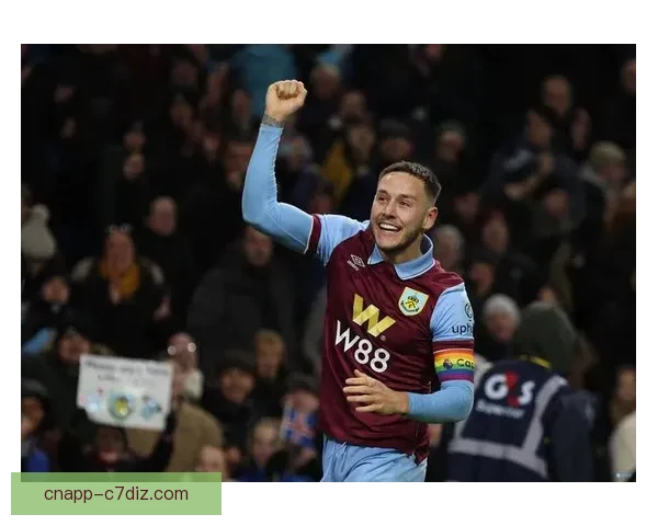 伯恩利消息：凯尔特盯前锋门将归队