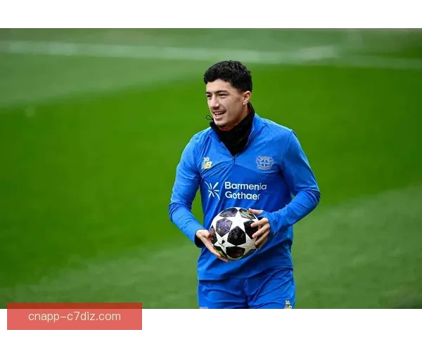 勒沃库森赛前举行仪式致敬哈弗茨